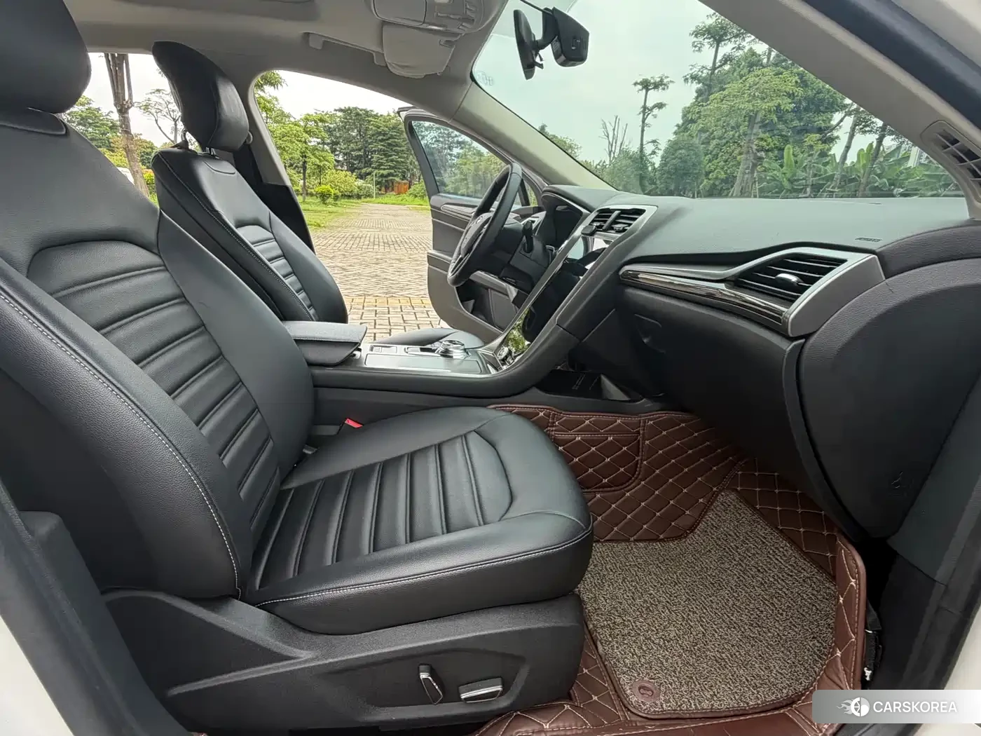 Ford Mondeo 2022 Белый из Китая, фото 2