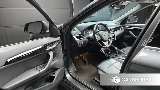 BMW X1 (F48) 2018 Серый из Кореи, фото 2