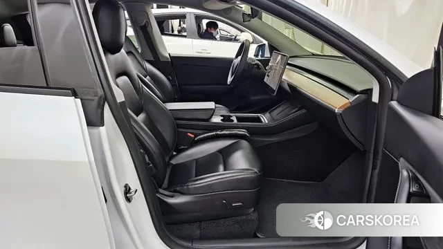 Tesla Model Y 2021 Белый из Кореи, фото 2