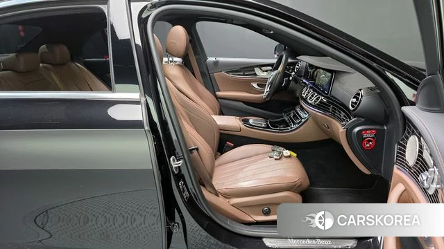 Mercedes-Benz E-Class W213 2022 Черный из Кореи, фото 2