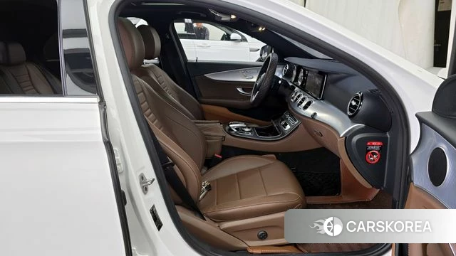 Mercedes-Benz E-Class W213 2020 Белый из Кореи, фото 2