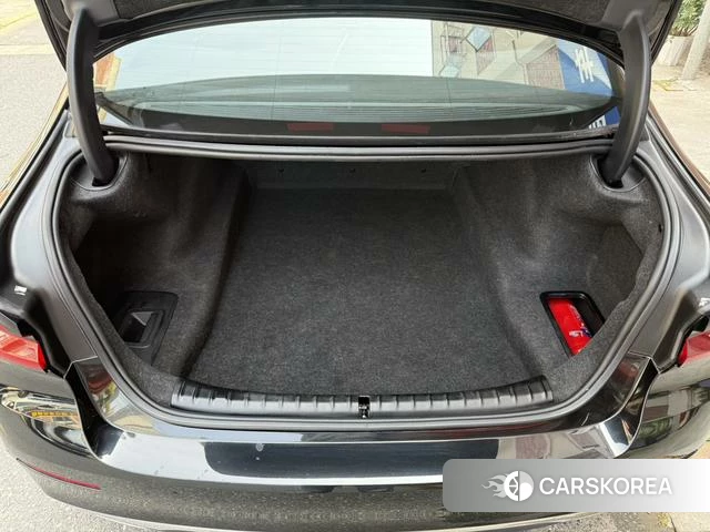 BMW 5 series 2022 Черный из Китая, фото 2