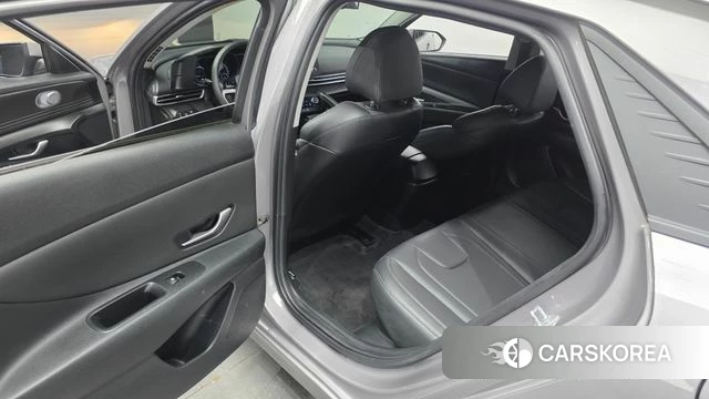 Hyundai Avante Hybrid (CN7) 2021 Серебристо-серый из Кореи, фото 2