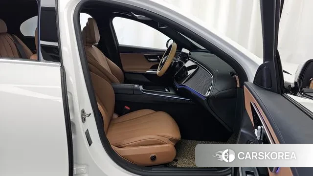 Mercedes-Benz E-Class W214 2024 Белый из Кореи, фото 2