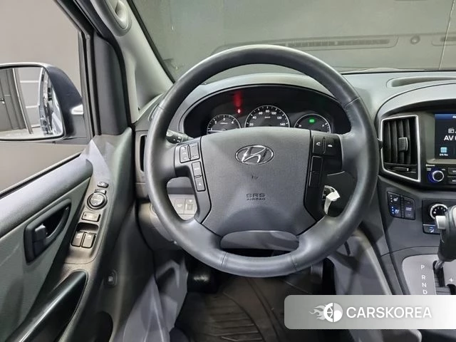 Hyundai The New Grand Starex 2019 Серебристо-серый из Кореи, фото 2