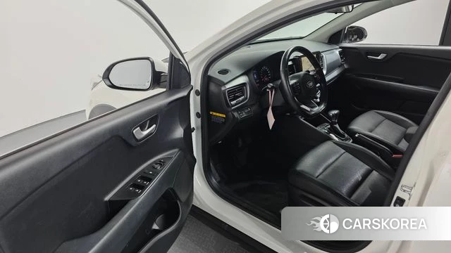 Kia Stonic 2018 Белый из Кореи, фото 2