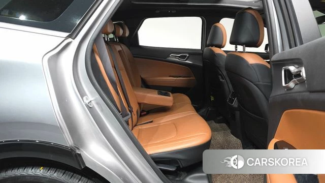 Kia Sportage 5th Generation 2021 Серебристо-серый из Кореи, фото 2