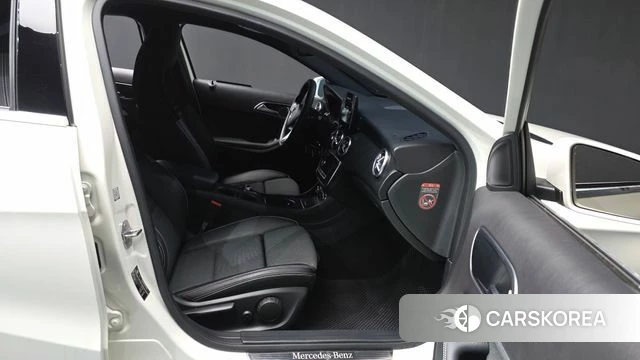 Mercedes-Benz A-Class W176 2018 Белый из Кореи, фото 2