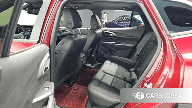 Chevrolet (GM Daewoo) Trax Crossover 2023 Красный из Кореи, фото 2