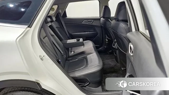 Kia Sportage 5th Generation Hybrid 2022 Белый из Кореи, фото 2