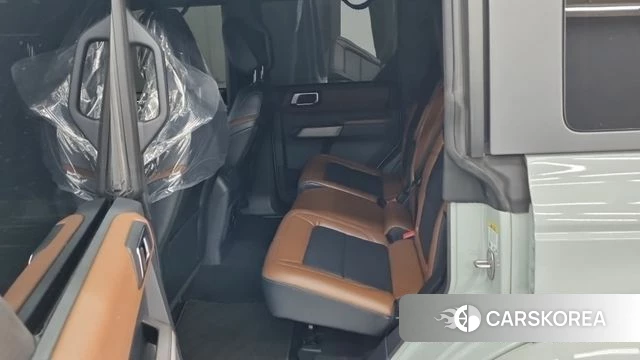 Ford Bronco 6th Generation 2022 Светло-серебряный цвет из Кореи, фото 2