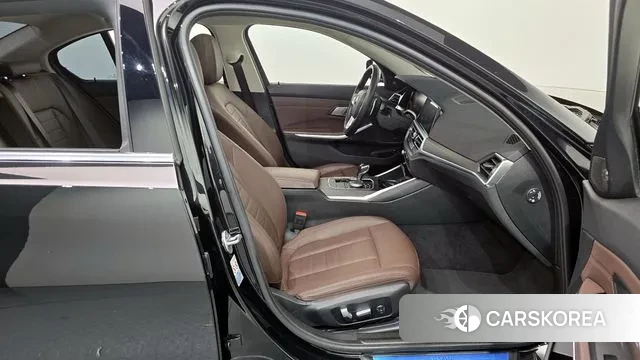 BMW 3 Series (G20) 2021 Черный из Кореи, фото 2