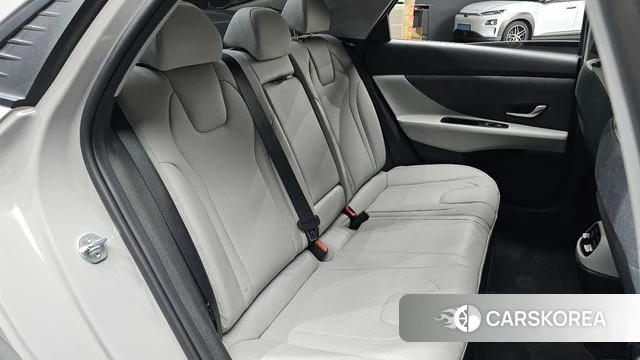 Hyundai Avante (CN7) 2022 Серебристо-серый из Кореи, фото 2