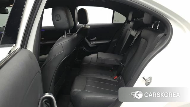 Mercedes-Benz A-Class W177 2022 Белый из Кореи, фото 2