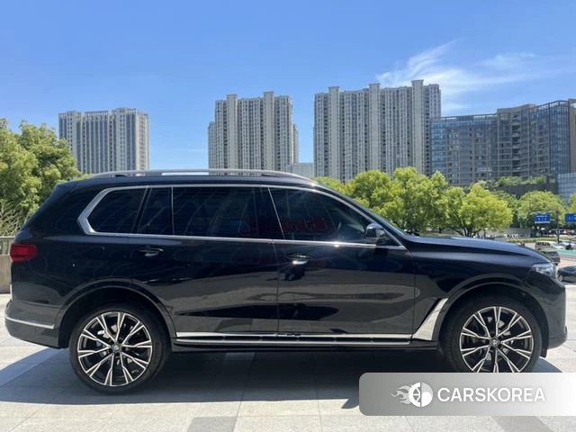 BMW X7 2021 Черный из Китая, фото 2