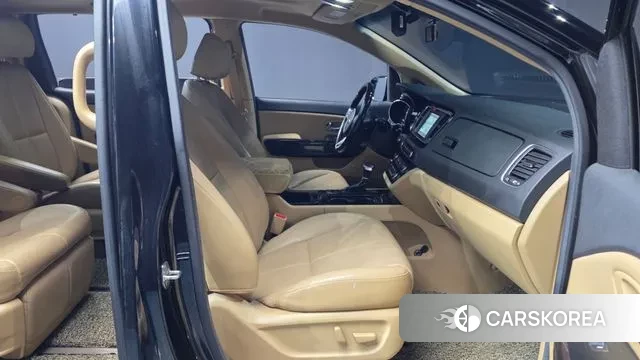 Kia All New Carnival 2018 Черный из Кореи, фото 2