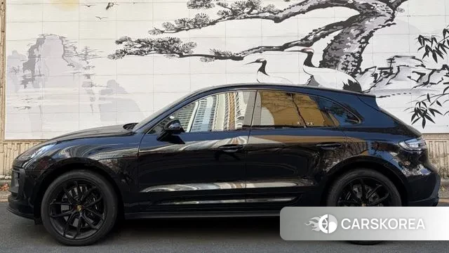 Porsche Macan 2023 Черный из Кореи, фото 2