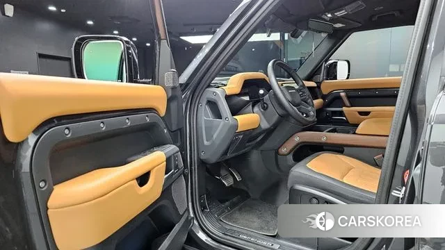 Land Rover Defender (L663) 2024 Серый из Кореи, фото 2