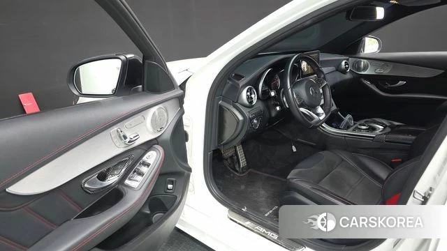 Mercedes-Benz C-Class W205 2018 Белый из Кореи, фото 2