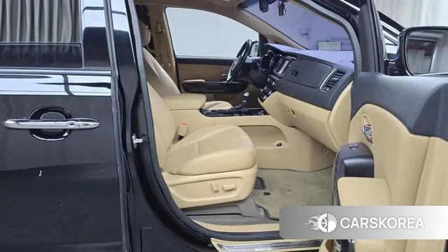 Kia The New Carnival 2018 Черный из Кореи, фото 2