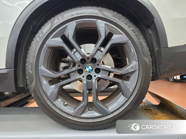 BMW X5 (G05) 2023 Белый из Кореи, фото 2