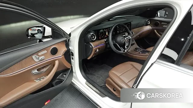 Mercedes-Benz E-Class W213 2023 Белый из Кореи, фото 2