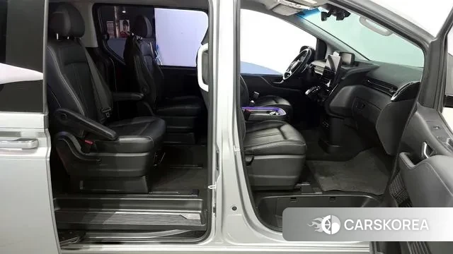 Hyundai Staria 2022 Серебряный из Кореи, фото 2