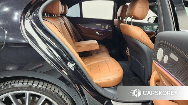 Mercedes-Benz E-Class W213 2021 Черный из Кореи, фото 2