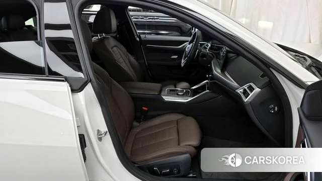 BMW 4 Series (G22) 2025 Белый из Кореи, фото 2