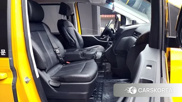 Hyundai Staria 2022 Желтый из Кореи, фото 2