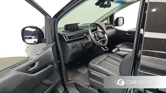 Hyundai Staria 2023 Черный из Кореи, фото 2