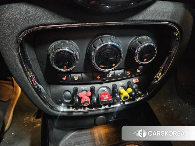 Mini Cooper Clubman 2023 Серебристо-серый из Кореи, фото 2