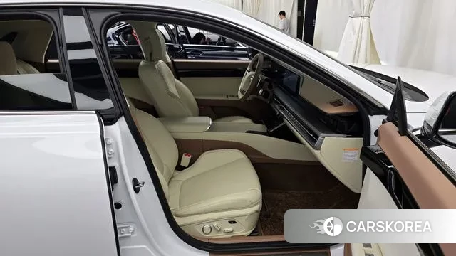 Hyundai Grandeur Hybrid (GN7) 2023 Белый из Кореи, фото 2