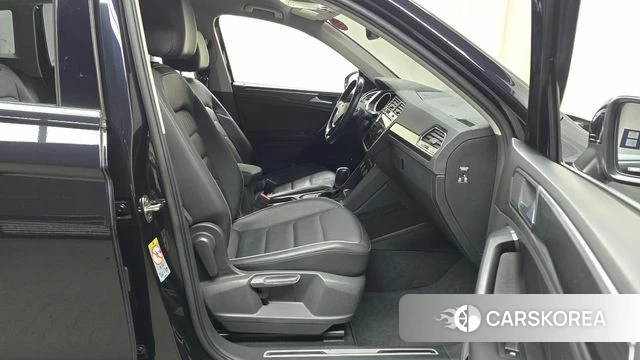 Volkswagen Tiguan second Generation 2020 Черный из Кореи, фото 2