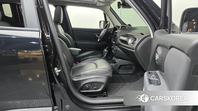 Jeep Renegade 2018 Черный из Кореи, фото 2