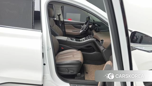 Hyundai The New Santa Fe 2023 Белый из Кореи, фото 2
