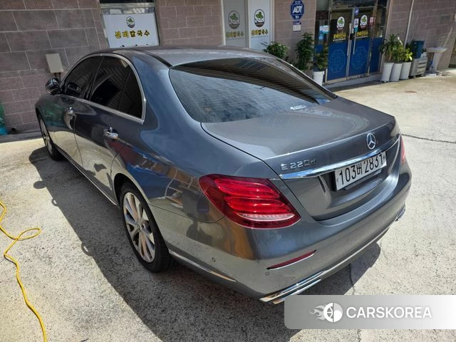 Mercedes-Benz E-Class W213 2019 Серебристо-серый из Кореи, фото 2