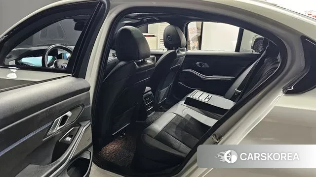 BMW 3 Series (G20) 2021 Белый из Кореи, фото 2