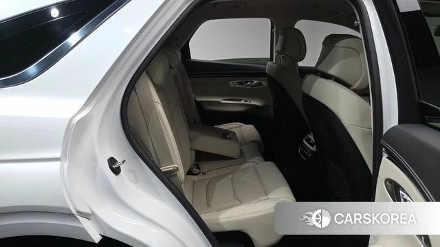 Genesis GV70 2023 Белый из Кореи, фото 2