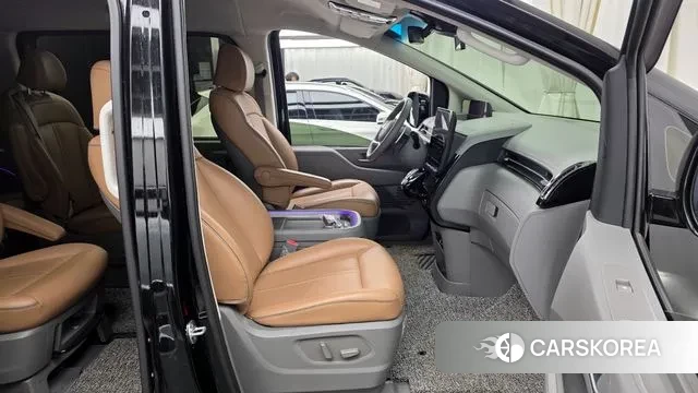 Hyundai Staria 2022 Черный из Кореи, фото 2