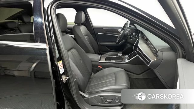 Audi A6 (C8) 2019 Черный из Кореи, фото 2