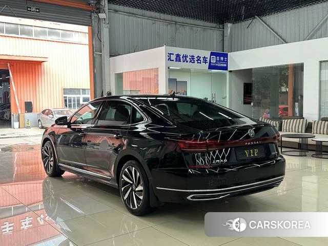 Volkswagen Passat 2023 Черный из Китая, фото 2
