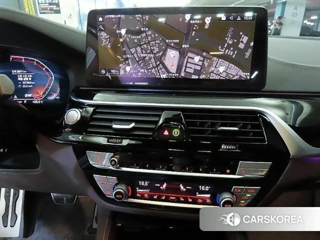 BMW 5 Series (G30) 2022 Белый из Кореи, фото 2