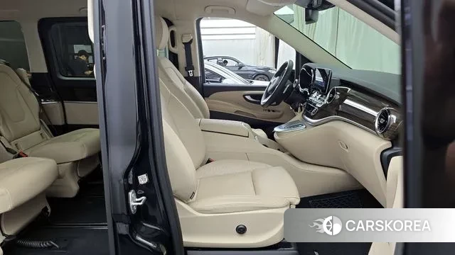 Mercedes-Benz V-Class 2023 Черный из Кореи, фото 2