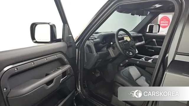 Land Rover Defender (L663) 2025 Серый из Кореи, фото 2