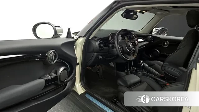 Mini Cooper 2021 Белый из Кореи, фото 2