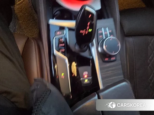 BMW 5 Series (G30) 2019 Серый из Кореи, фото 2