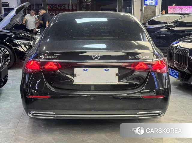 Mercedes-Benz E-class 2024 Черный из Китая, фото 2