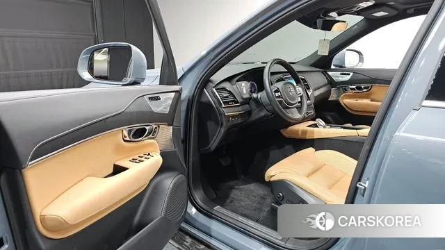 Volvo XC90 second Generation 2020 Светло-серебряный цвет из Кореи, фото 2