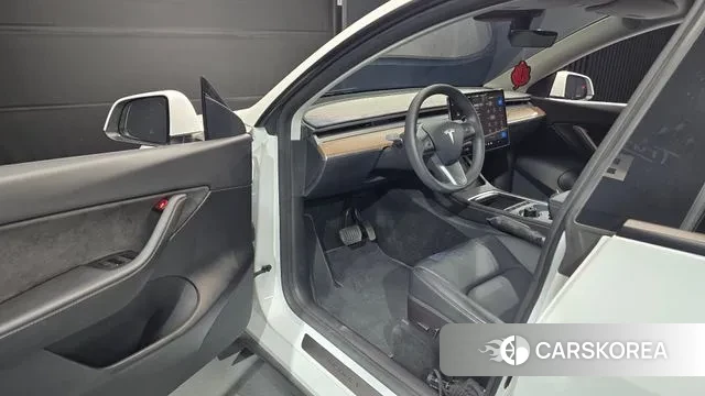 Tesla Model Y 2022 Белый из Кореи, фото 2